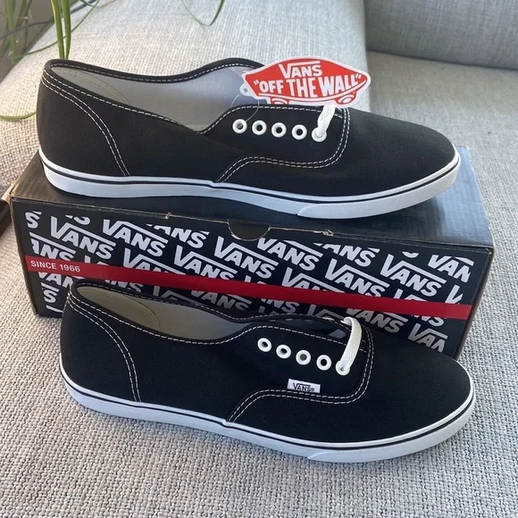Vans Authentic Low Pro in Black/True White Men’s Size 10 Women’s Size 11.5 - Picture 3 of 8